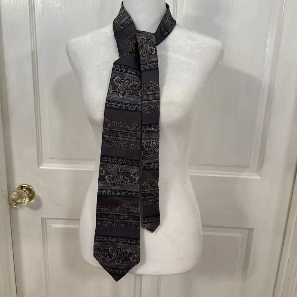 Men’s Arrow Brand Silk Gray Paisley Pattern Tie